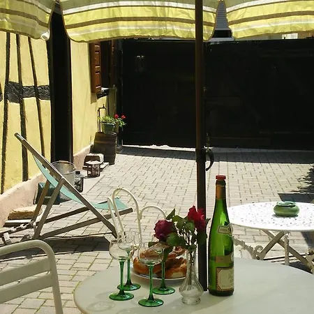 Дом отдыха La Maison Jaune *